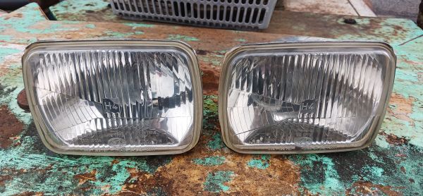 ■クライスラー ジープチェロキー ヘッドライト 左右 中古 0153590 7MX XJ 部品取あり ヘッドランプ ハロゲン ライト ■拍卖