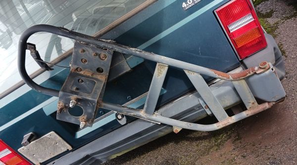 ■クライスラー ジープチェロキー スペアタイヤラック 中古 55025329 82201154 7MX XJ 部品取あり スペアタイヤキャリア マウント■拍卖