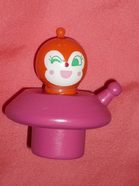 レア!カワイイ♪ アンパンマン 乗り物に乗った ドキンちゃん 木製 おもちゃ☆拍卖