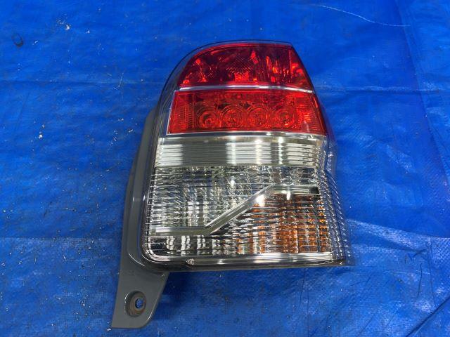 スペイド DBA-NCP141 右テールランプ 81551-52B10 401766拍卖