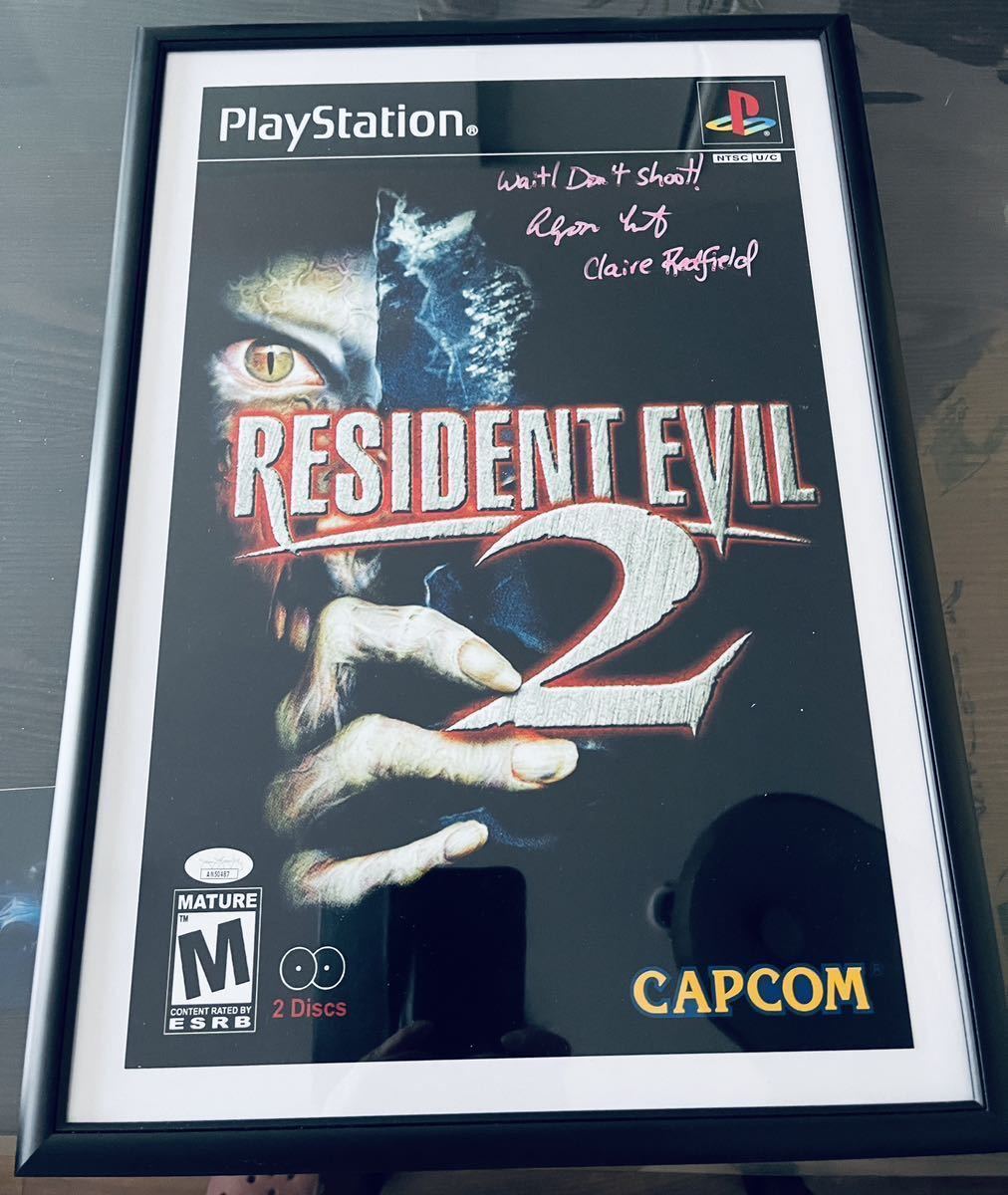 極マレ: バイオハザード2クレアレッドフィールドの声を演出したアリソンコートの直筆サイン入り証明書付きプレイステーション フレーム付き拍卖