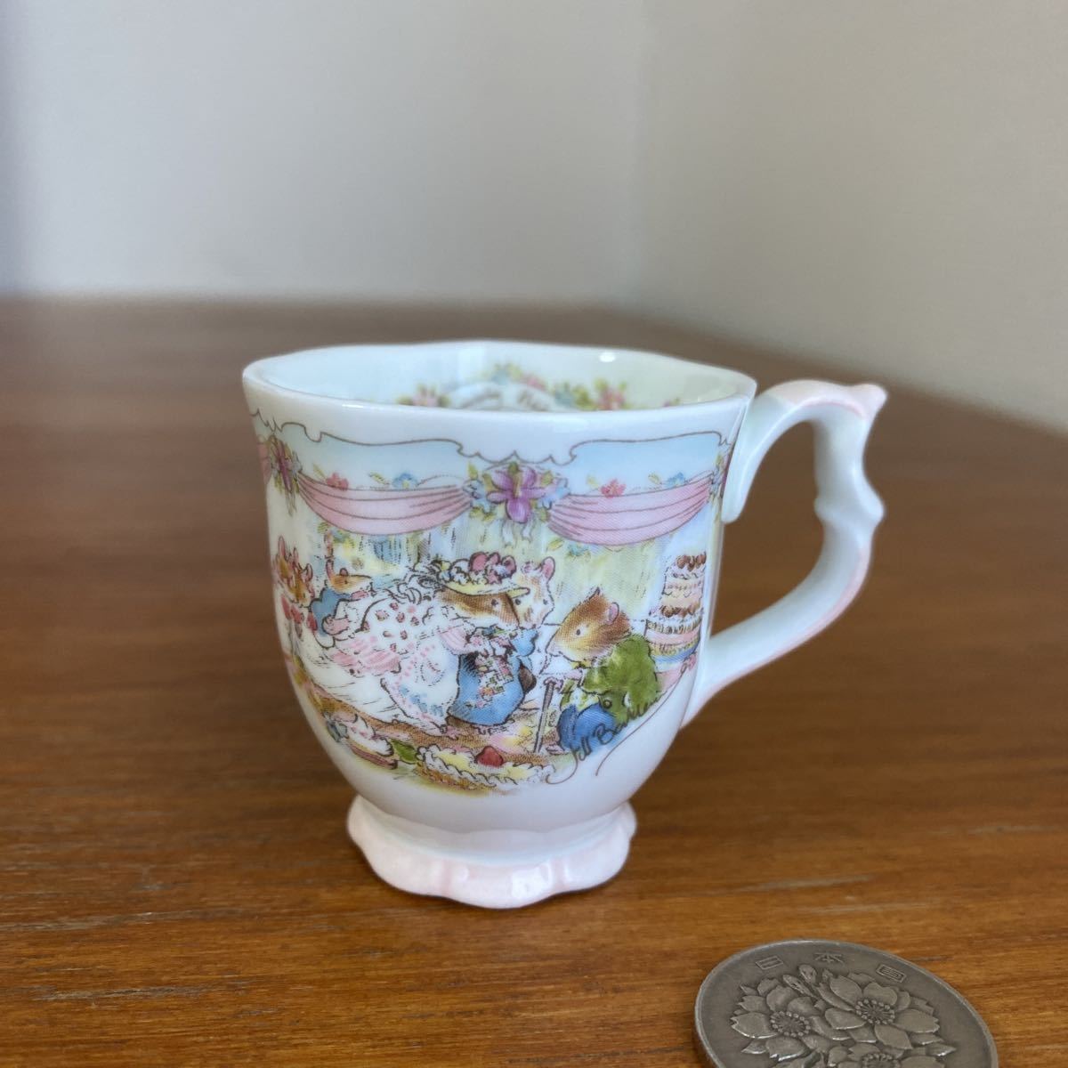 レア ロイヤルドルトン ブランブリーヘッジ WEDDING ウエディング ミニチュア ビーカー マグ拍卖