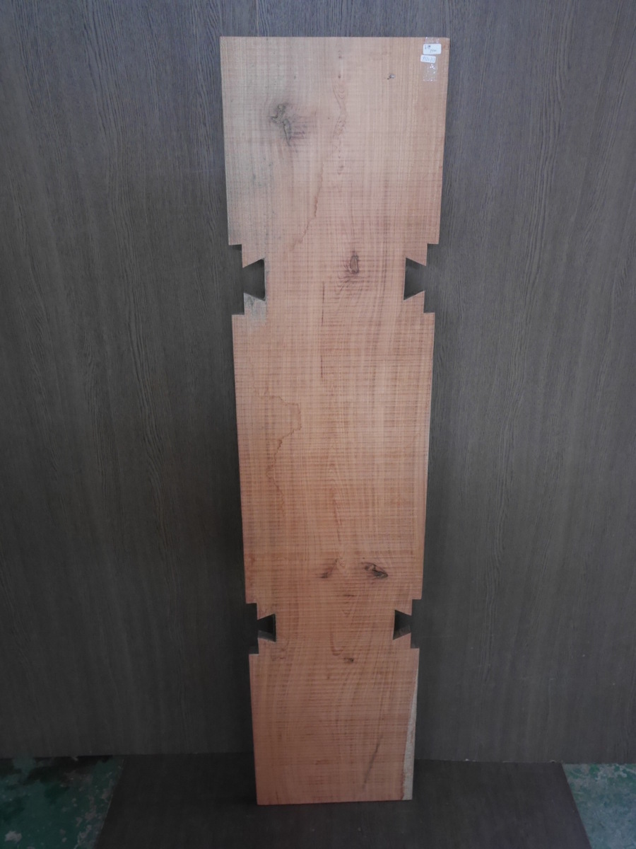 9120313 古いケヤキ◇1m33.5cm×30.5cm×厚2.5cm☆無垢板1枚板 木材 板 DIY 板材 天板 棚板 テーブル 看板 花台など種類豊富!拍卖