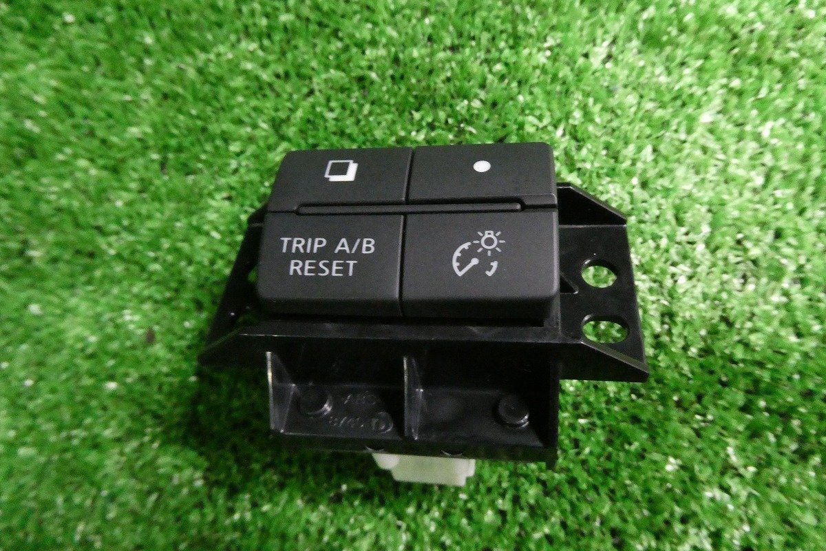 【A59299】◇セレナ HFC26 メータースイッチ TRIPスイッチ拍卖