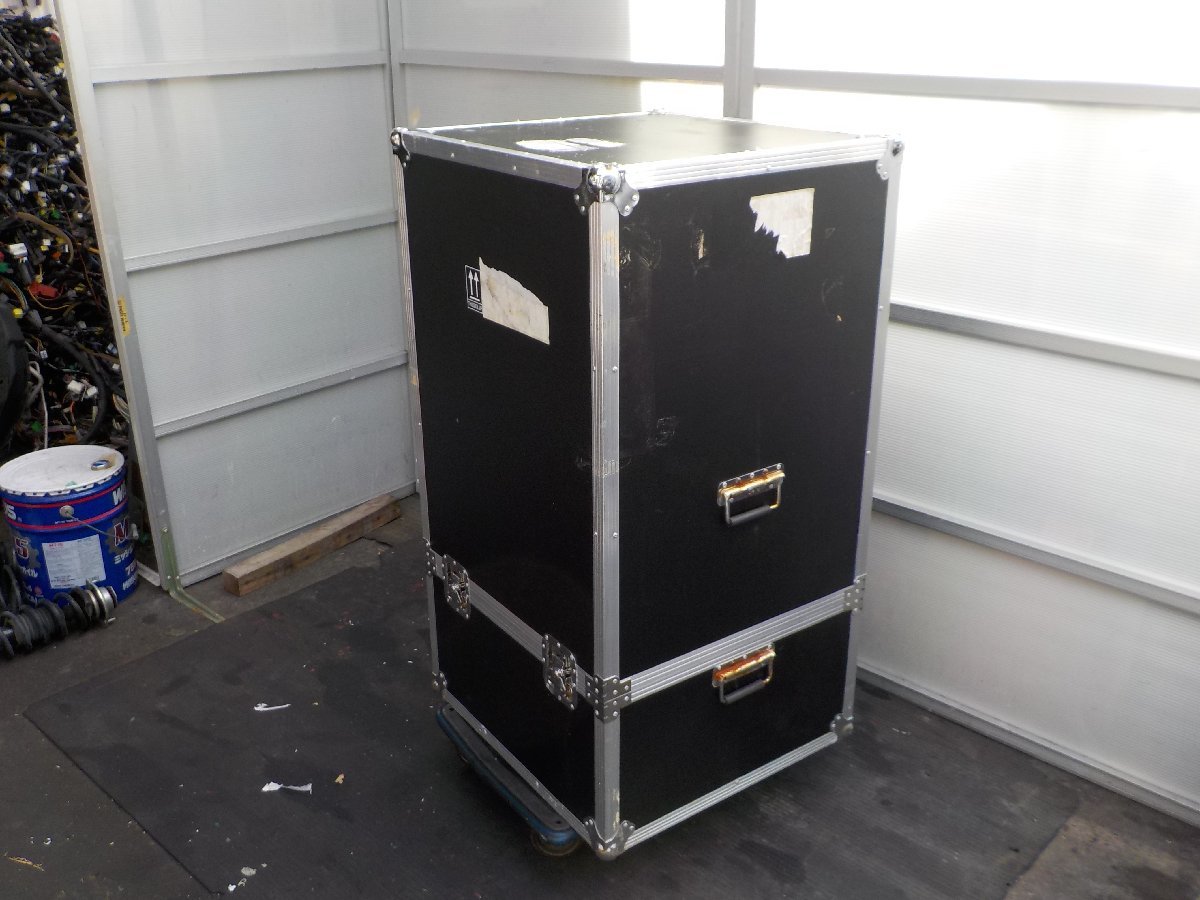 大型機材輸送ハードケース 送料はシステム上 無料と表示されますが西濃着払いです。拍卖
