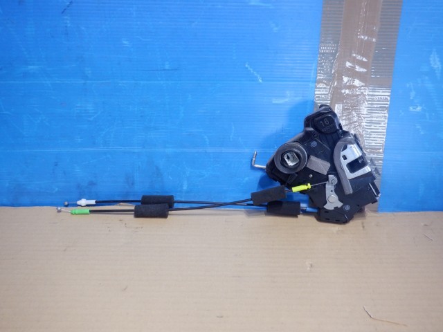 ハリアー GSU30W 純正 右 フロント ドア ロック 44051/HK拍卖