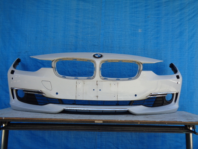 BB240 BMW F30 3シリーズ フロントバンパー 白 7279693拍卖