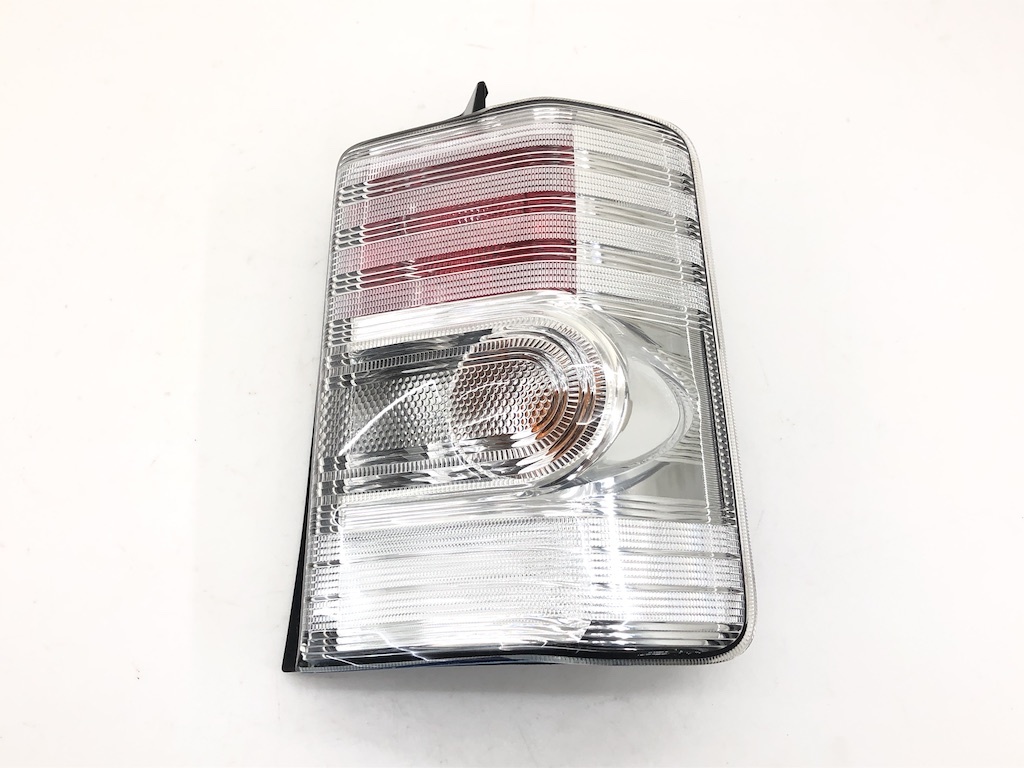 _b153731 ダイハツ ムーヴコンテ カスタムX L575S テールランプ ライト レンズ 右 RH 20509 L575S トヨタ ピクシススペース L575A L585A拍卖