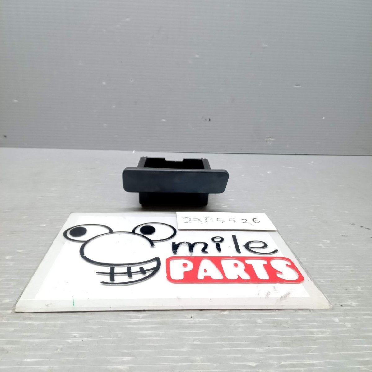 QNC21 bB 純正 灰皿 1A5-7-7/23B5526*同梱不可拍卖