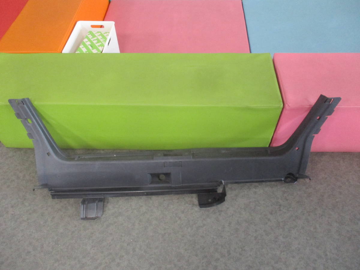 ベンツEクラスW210純正トランク内張りE240リア内貼り内装トリム カバー2106900025 210 690 00 25即決即日発送可能!!拍卖