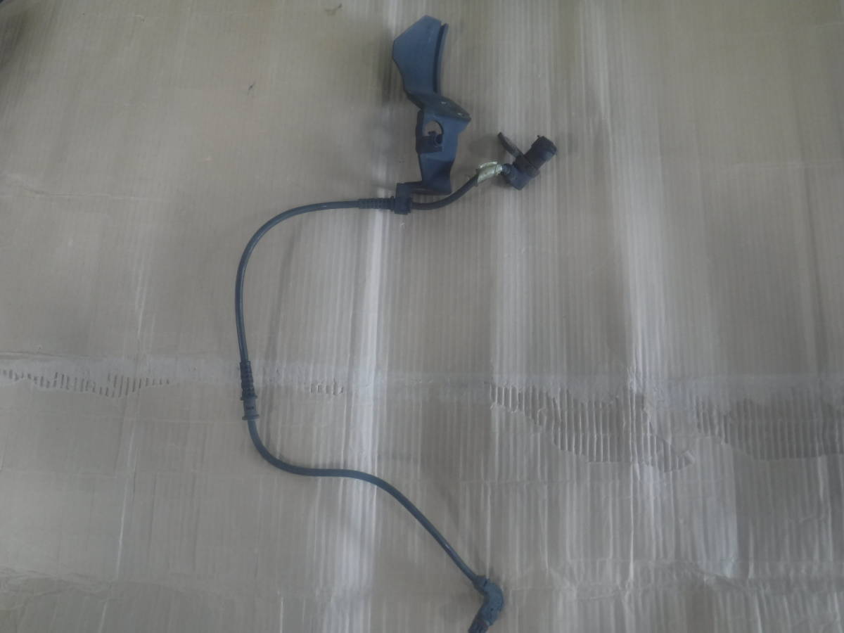 ベンツEクラスW210ケーブル右フロントABSセンサー右ホイール車速パルスE240センサーE320ホイル 2105409108 メルセデス部品取り車あります拍卖