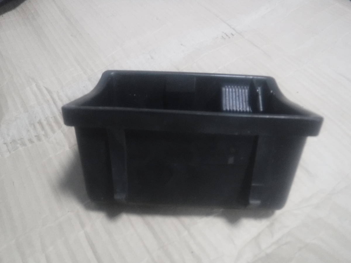 ベンツEクラスW210純正210 810 02 30灰皿E240シガーケース2108100230メルセデスベンツ即決即日発送可能!!拍卖