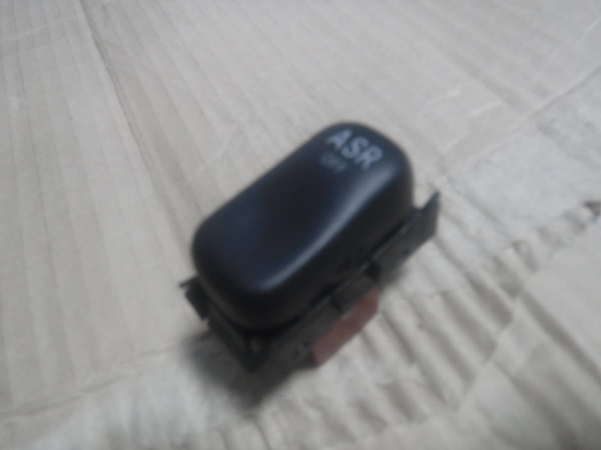 ベンツEクラスW210純正ASR OFFスイッチE240アンチ スリップA2108202810レギュレーターA210 820 28 10レギュレーション即決即日発送可能!!拍卖