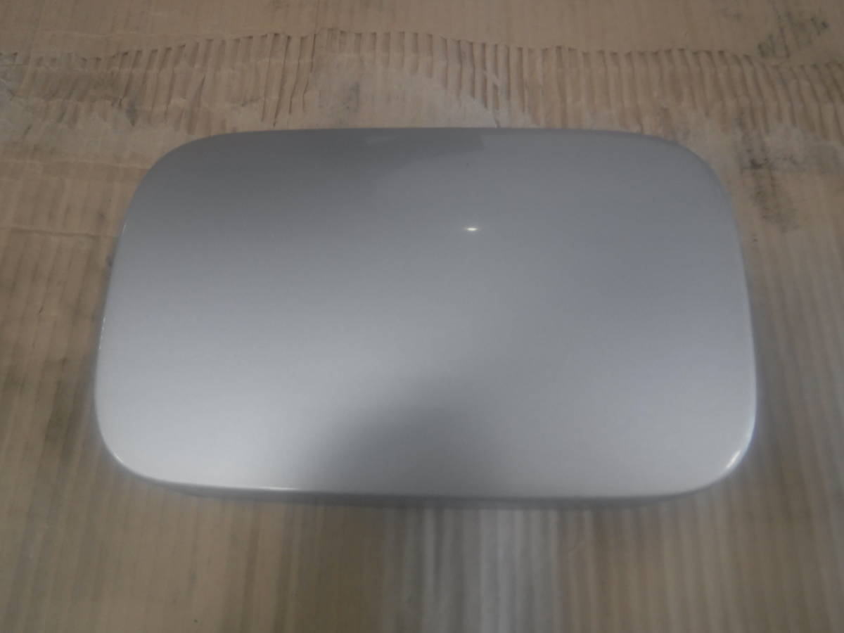 ベンツEクラスW210ガソリン給油口フラップ744シルバーE240カバー燃料フューエルE320リッド蓋パネル リット フタA210584033部品取り車あり拍卖