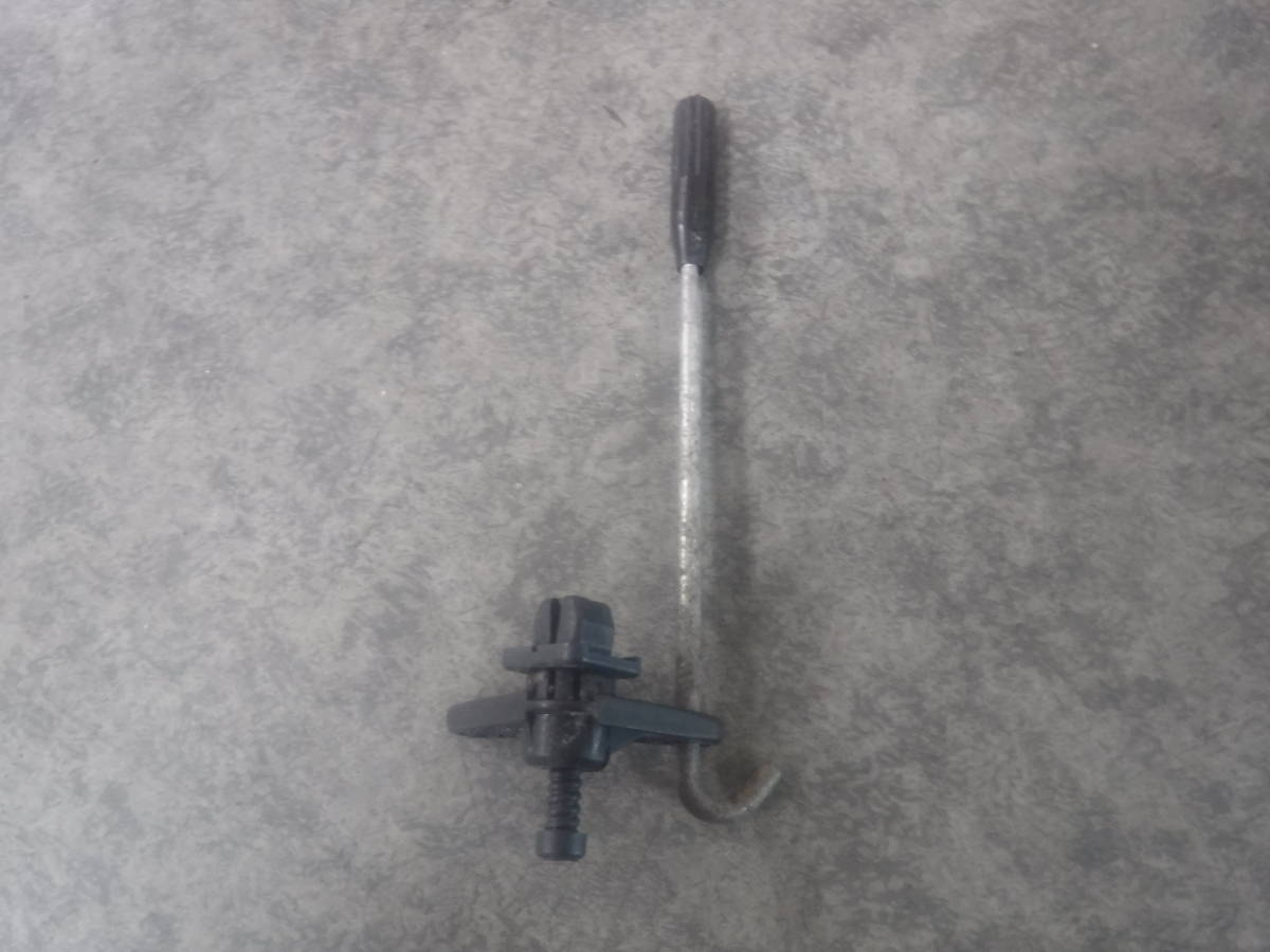 メルセデスW210ベンツEクラスE240純正E320リアドア リヤドア ロックノブ ドアロック ノブ ピン フック リア リヤ2107300221ドア ロック拍卖