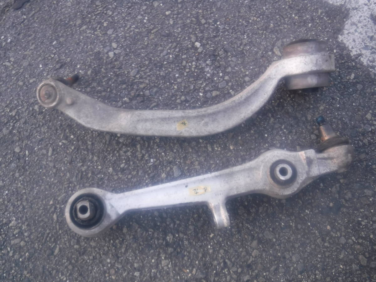 8DAPTアウディA4アバントB5フロント左ハブ ロアアーム8DハブナックルAUDIナックルアーム ロワアーム4D0407155 P部品取り車あります拍卖