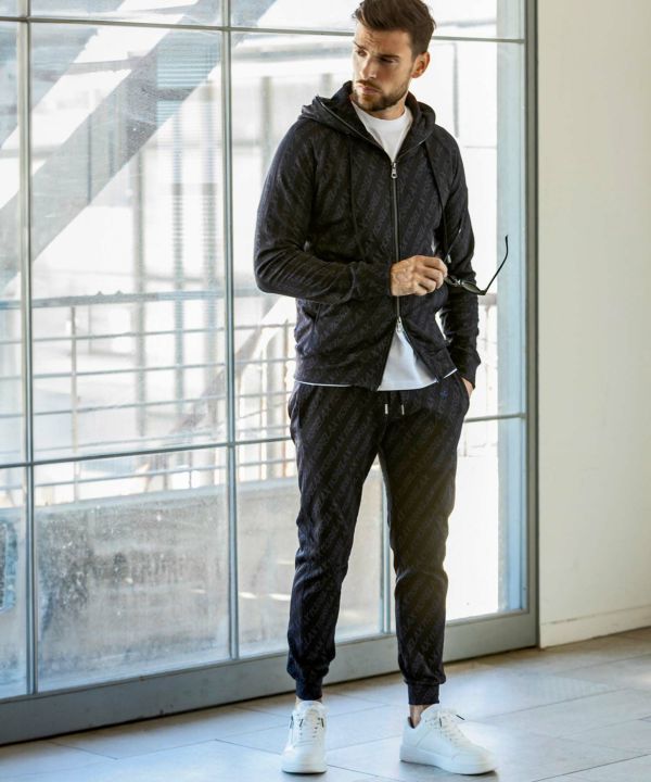 1PIU1UGUALE3 ウノピゥウノウグァーレトレ ストレッチパーカー パンツ ジムウェア スポーツ 総柄 ジャージ セットアップ ゴルフ 2L 3L XXL拍卖