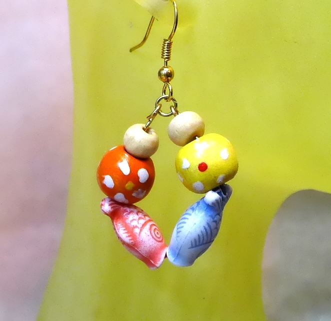 TS512 ピアス 木製ビーズ 樹脂パーツのお魚 送料無料拍卖