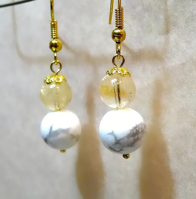 TS506 ピアス ホワイトターコイズ (ハウライト) ルチルクォーツ (針水晶) 送料無料拍卖