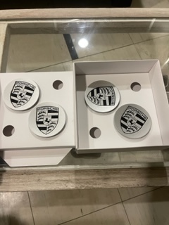 ■激レア!! 未使用 PORSCHE ポルシェ純正ホイールキャップ 00004460709 マカン 黒 拍卖