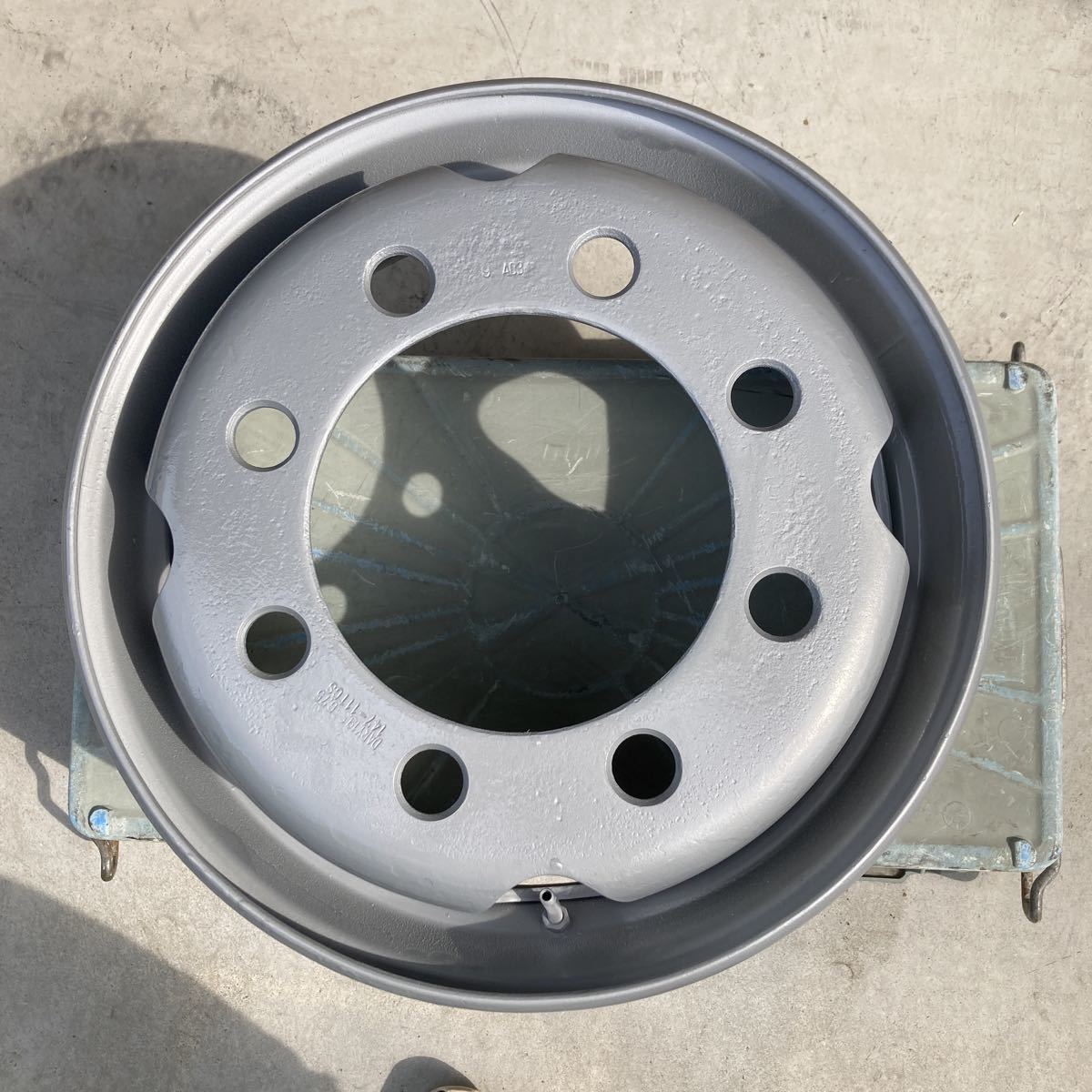 TOPY スチールホイール 19.5×6.75 8穴 JIS 若干曲がりあり 使用上問題なし クリア塗装済み 中古1枚 ⑤拍卖