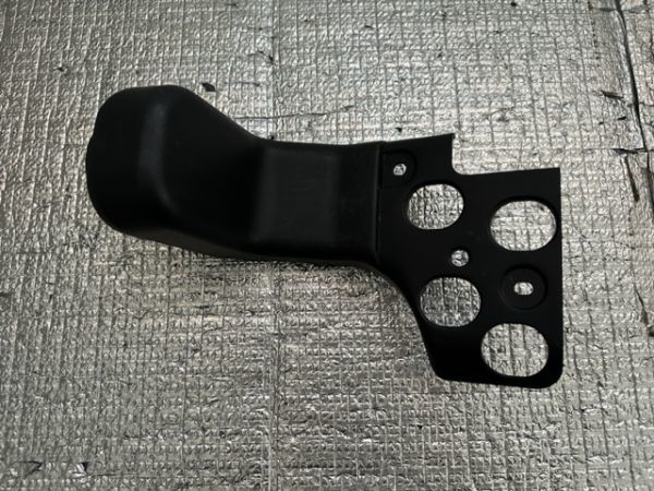 ホンダ HONDA ステップワゴン RK5 純正 リア リヤ シート ロア アーム カバー 82292-SZW-J010 右 R No.15021拍卖