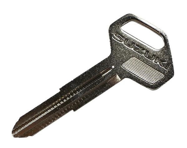 新品 未使用 スズキ 純正 ロゴ入り ブランクキー ジムニー JA11 JA12 JA22 1300 シエラ JB31 JB32 SUZUKI拍卖