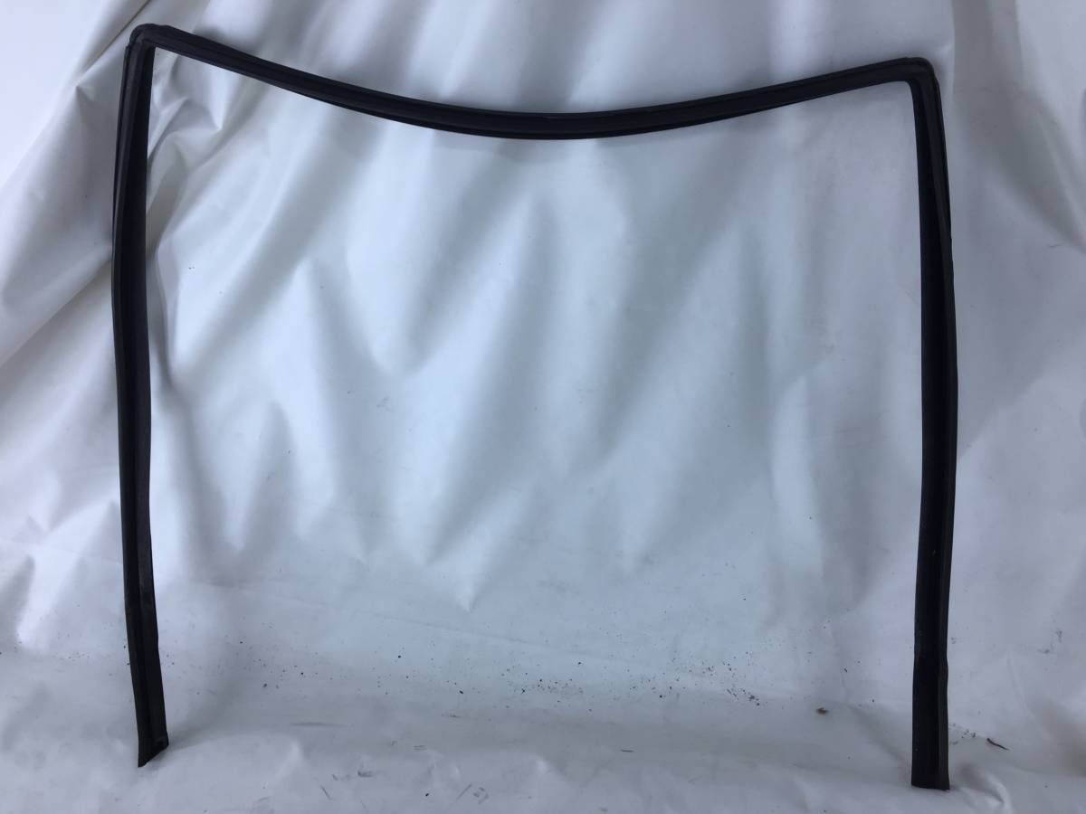 W210 E230 ベンツ ワゴン 右 リア ドア ランチャンネル リヤ Eクラス 拍卖