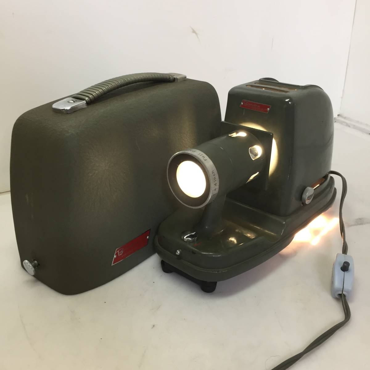 □富士バーディー 映写機 スライド映写機 Birdie TYPE2 カバーケース付き 日本製 昭和レトロ 【通電のみ確認】拍卖