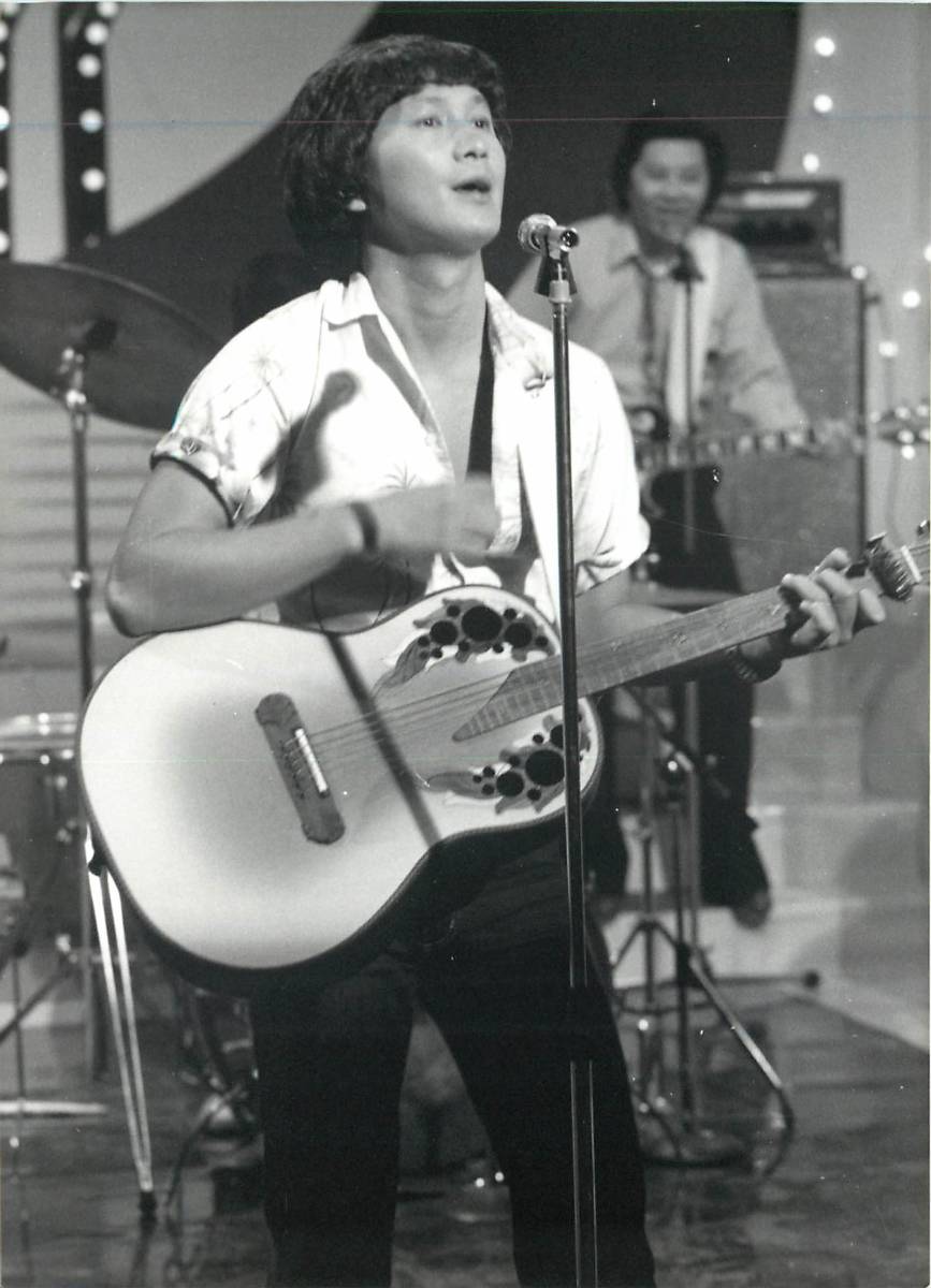 p37892『サミュエル・ホイ許冠傑Samuel Hui』スナップ 蓮花楽隊 マイケルホイ許冠文MichaelHui拍卖