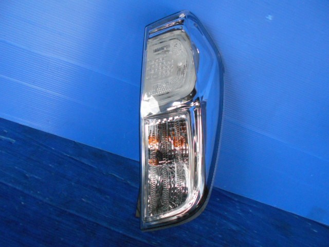 903108 ニッサン デイズルークス B21A  テールランプ右拍卖