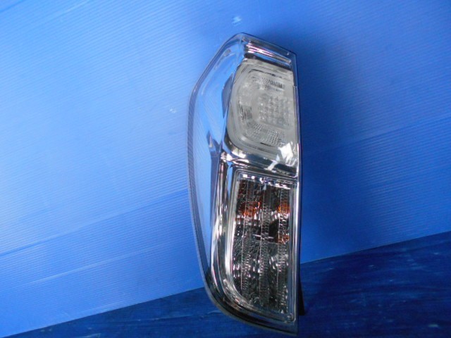 903108 ニッサン デイズルークス B21A テールランプ左拍卖