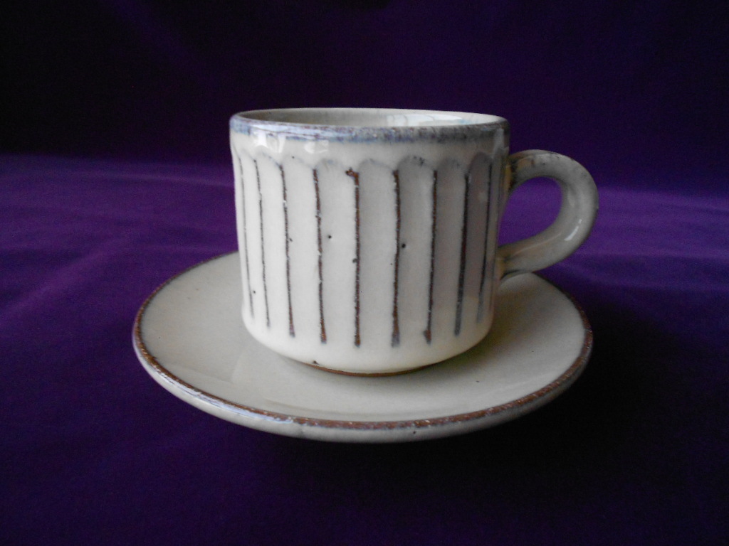 信楽焼! ☆白釉彫コーヒー碗皿・3-3281☆ 新品 紅茶 茶器 ラテ エスプレッソ ギフト拍卖