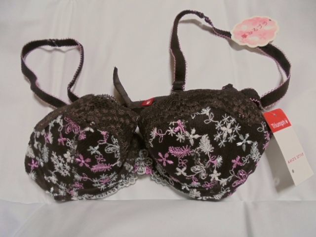 新品 Triumph トリンプ 小花柄ブラジャー A70拍卖