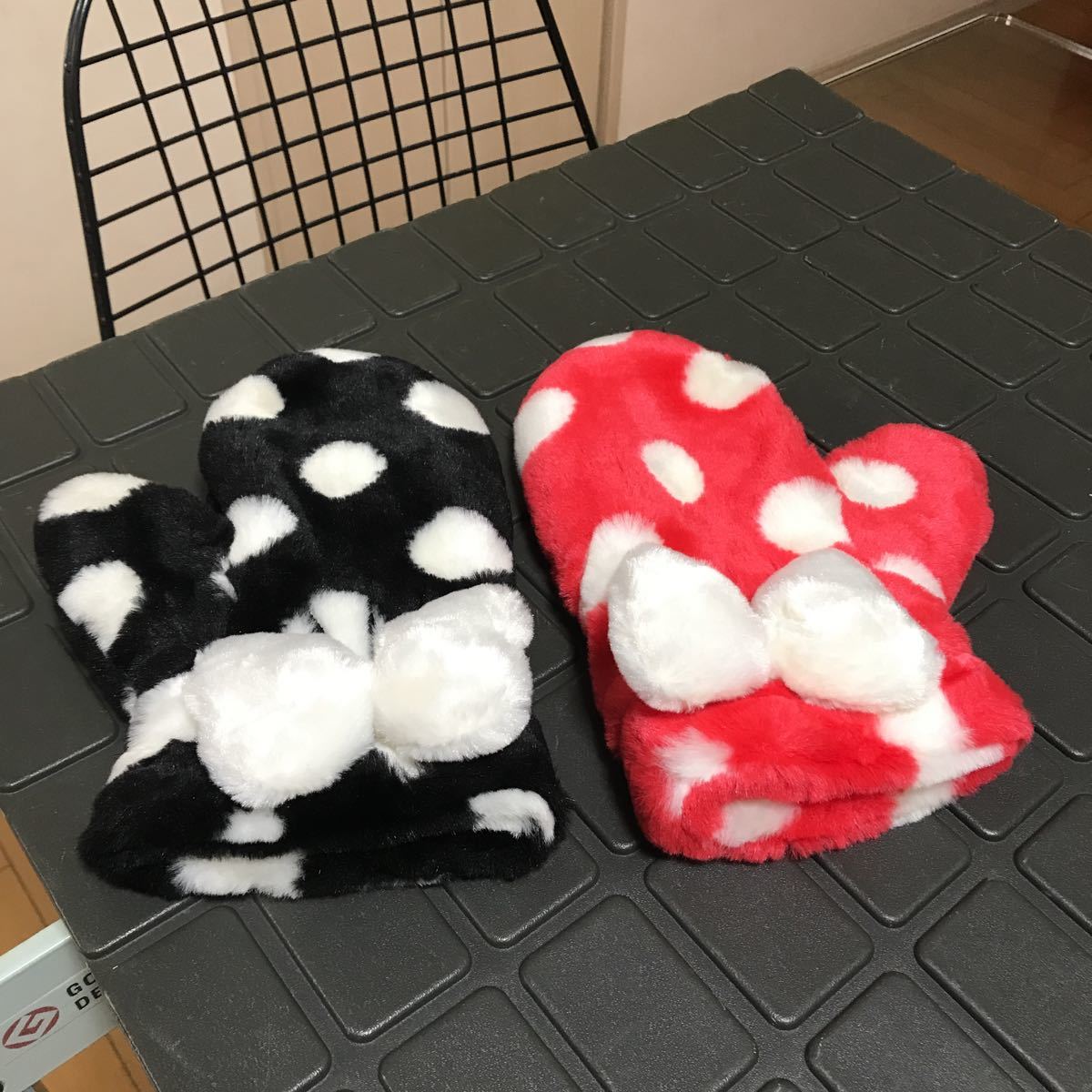 本物/公認/オフィシャルグッズ 2個セット【DISNEY】Tokyo Disney RESORT ディズニーランド ディズニーシー ミッキー/ミニー 手袋 黒&赤拍卖