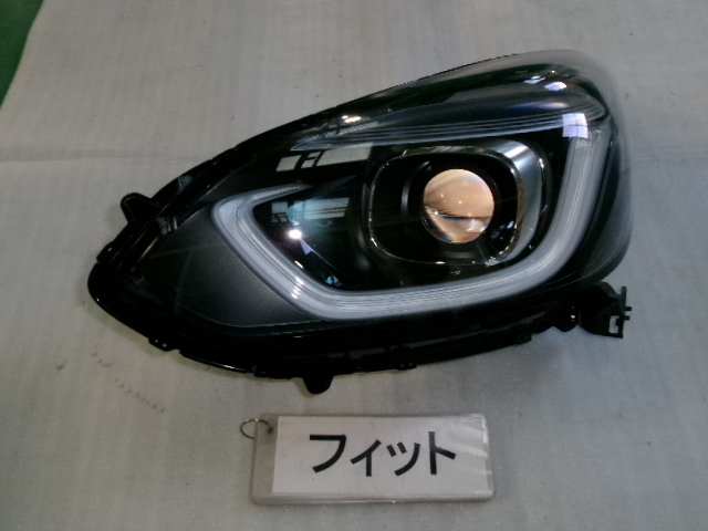 フィット GR3 左ヘッドランプユニット LED 即決 6671拍卖