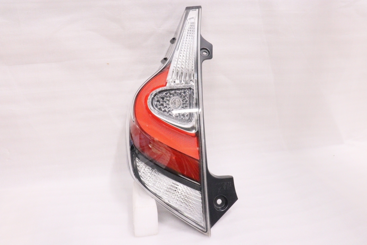 16-45★【値下】美品 後期 LED★NHP10 アクア 左テールライト★スタンダード系 STANLEY 52-309 打刻:X トヨタ 純正 (UK)拍卖