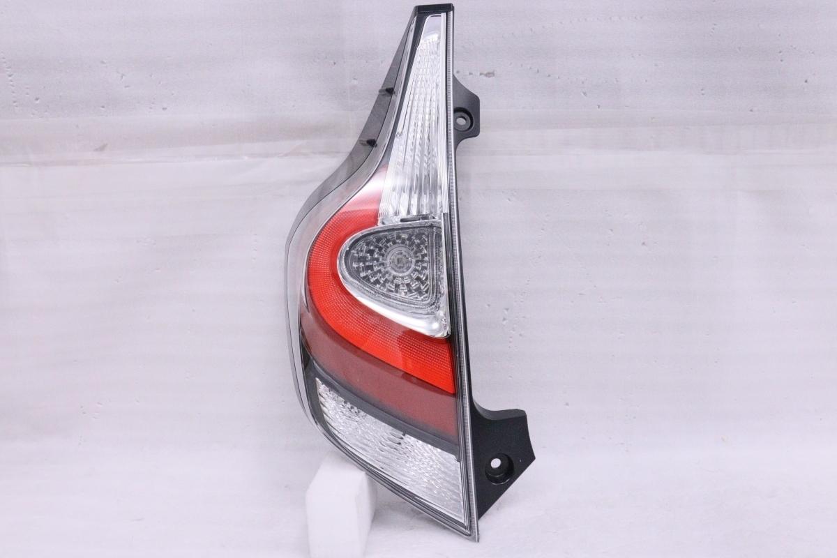 212756★【値下】美品 後期 LED★NHP10 アクア 左テールライト★スタンダード系 STANLEY 52-309 打刻:X トヨタ 純正 (YM)拍卖