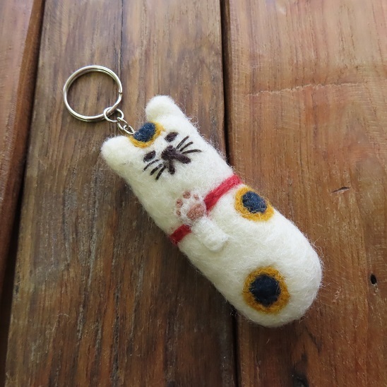 〓 新品 〓 リップクリーム ホルダー 〓 招きネコ 猫 キーホルダー ハンドメイド フェルト エスニック アジアン おしゃれ 〓T027拍卖