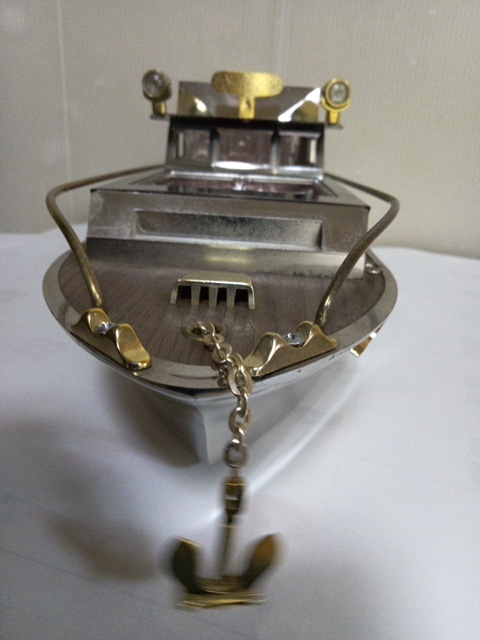 値下げ 昭和レトロ オルゴール付 金属製 クルーザ模型 金属クルーザ ウイスキー&グラス インテリ 雑貨 船 船の飾り物 イカリ 拍卖