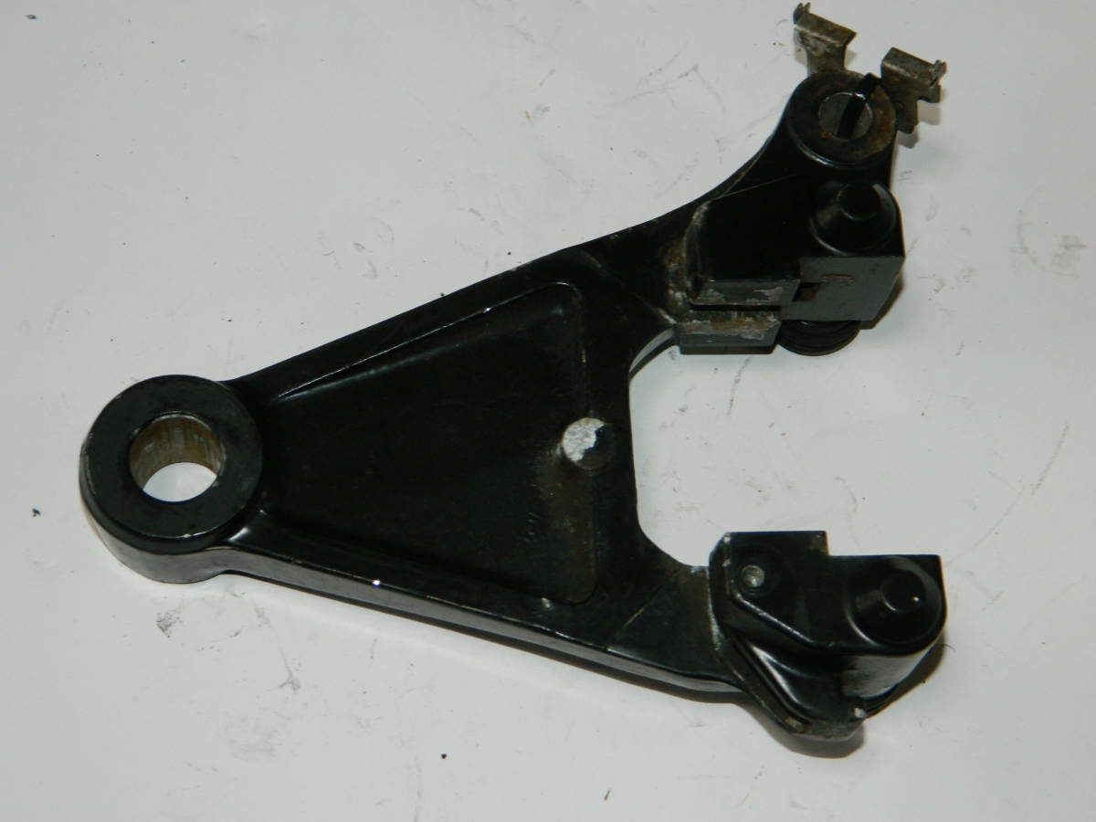 109 CB750FZ リアブレーキキャリパーサポート RC04 0拍卖