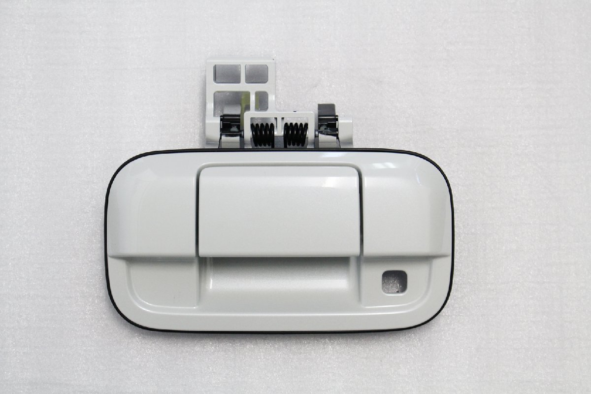 新車外し スズキ エブリィワゴン DA17W 純正バックドアハンドル 82851A50M2拍卖