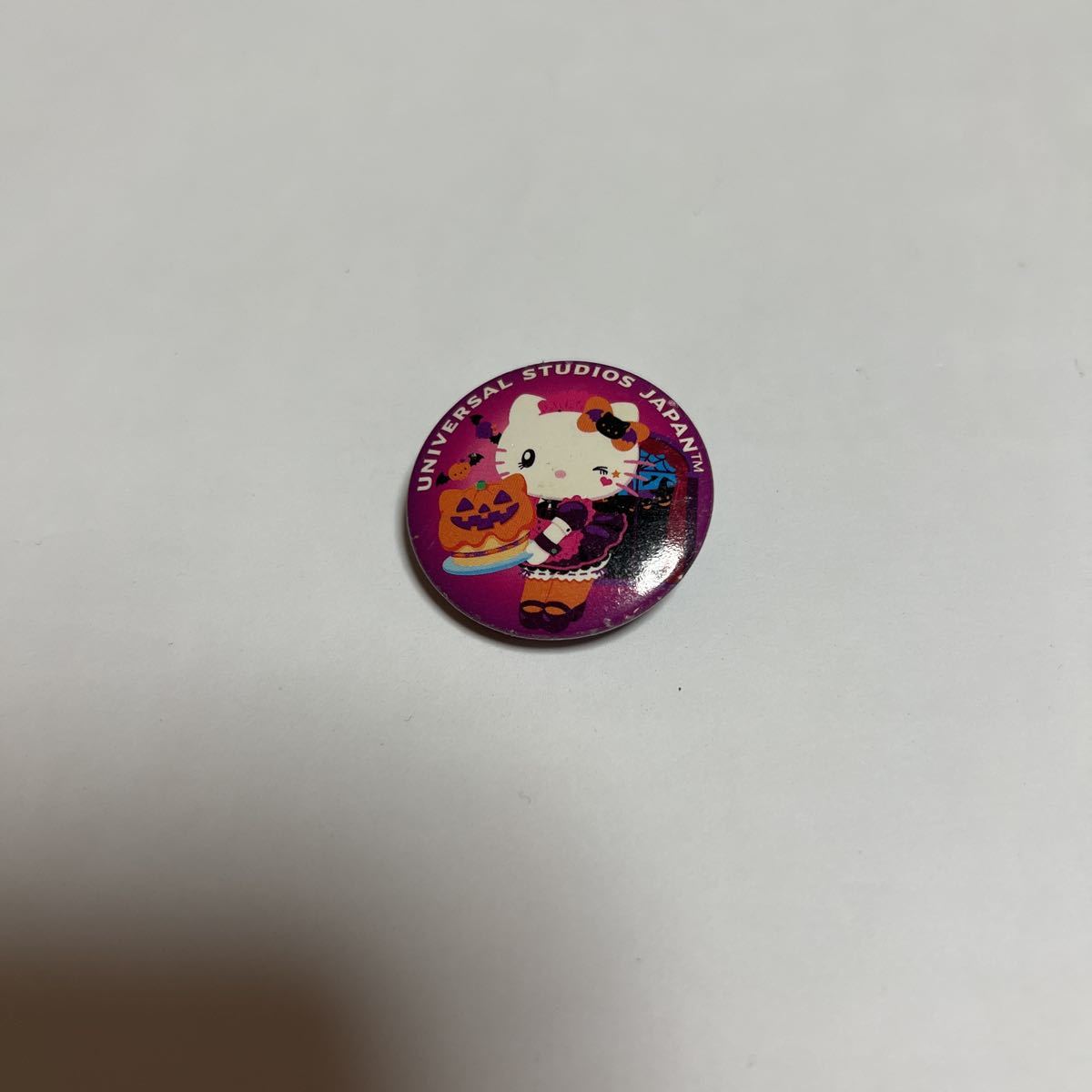 ユニバーサルスタジオジャパン 缶バッジ キティ ハロウィン キティちゃん ハローキティ ピンバッジ USJ レア 希少 中古品 送無拍卖