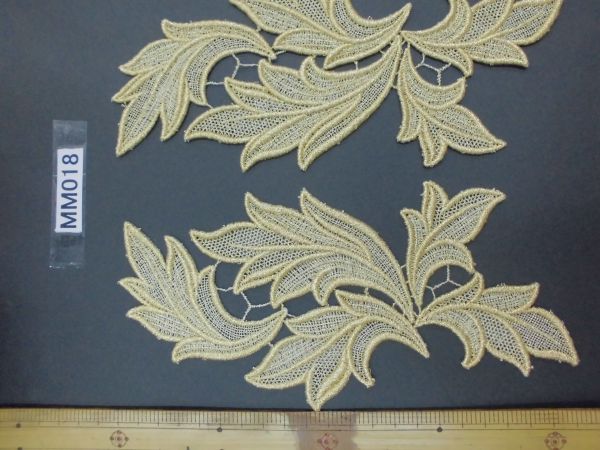 ☆(MM018)ゴールドのケミカルレースのモチーフ(1ペア)拍卖