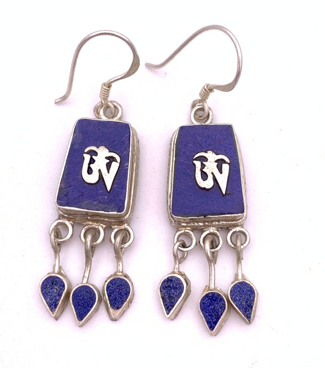 ラピスラズリ-チベット・観音六字真言「オム」お守りピアス拍卖