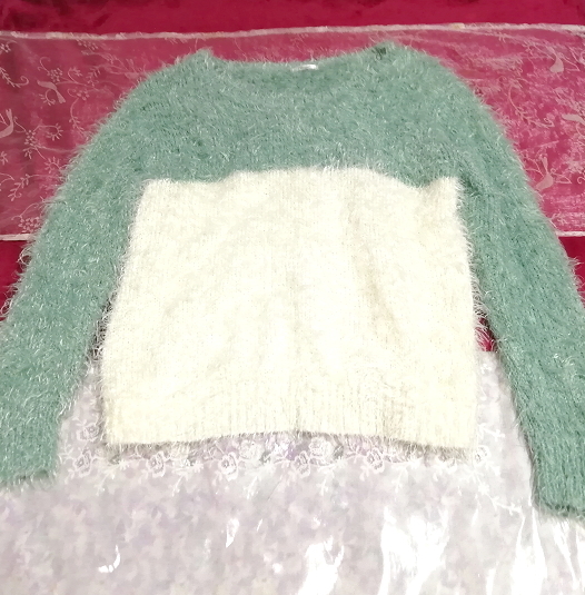 緑と白のシマシマふわふわ長袖/セーター/ニット/トップス Green and white fluffy long sleeves/sweater/knit/tops拍卖