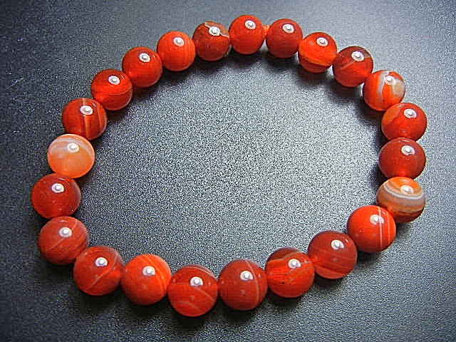 高級天然JFV2313 マダガスカル 赤瑪瑙 メノウ中の極品 8mm拍卖