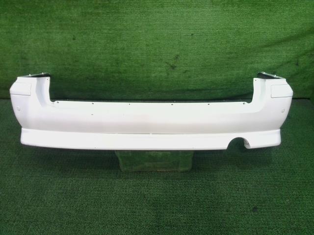 シャリオグランディス TA-N84W リアバンパー ASSY エクシード 6人 4G64 W75 白 ホワイト MR566880 H13年拍卖