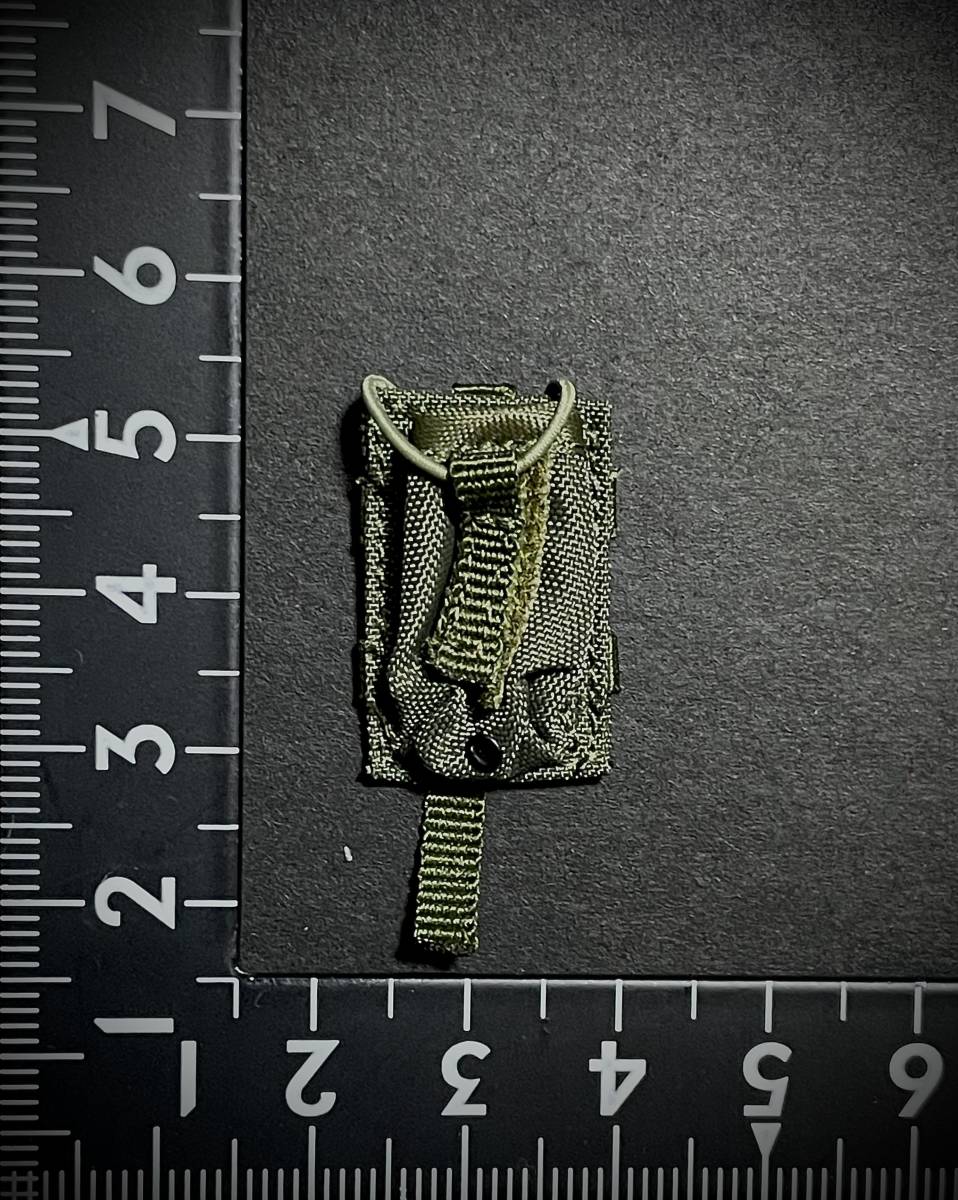 【売り切り/値上げ予定】DAMTOYS製 模型 1/6 スケール 男性 女性 フィギュア用 装備 部品 小物 無線機ポーチ 高品質 (未使用拍卖