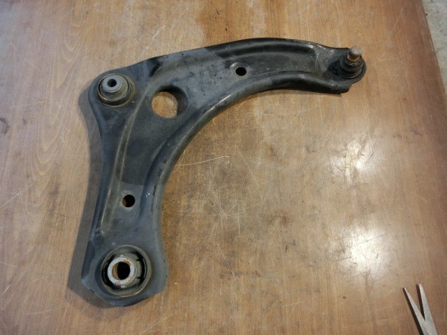 中期ノート 右 ロア アーム 平成26年 DBA-E12 フロント 10.2万㎞ メダリスト 即決あり ii拍卖